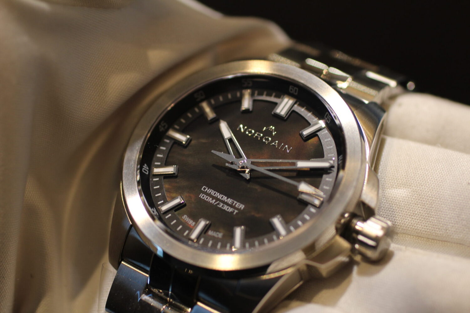 ノルケイン】『赤と黒』_インディペンデンス_42mm_JP_ブラック