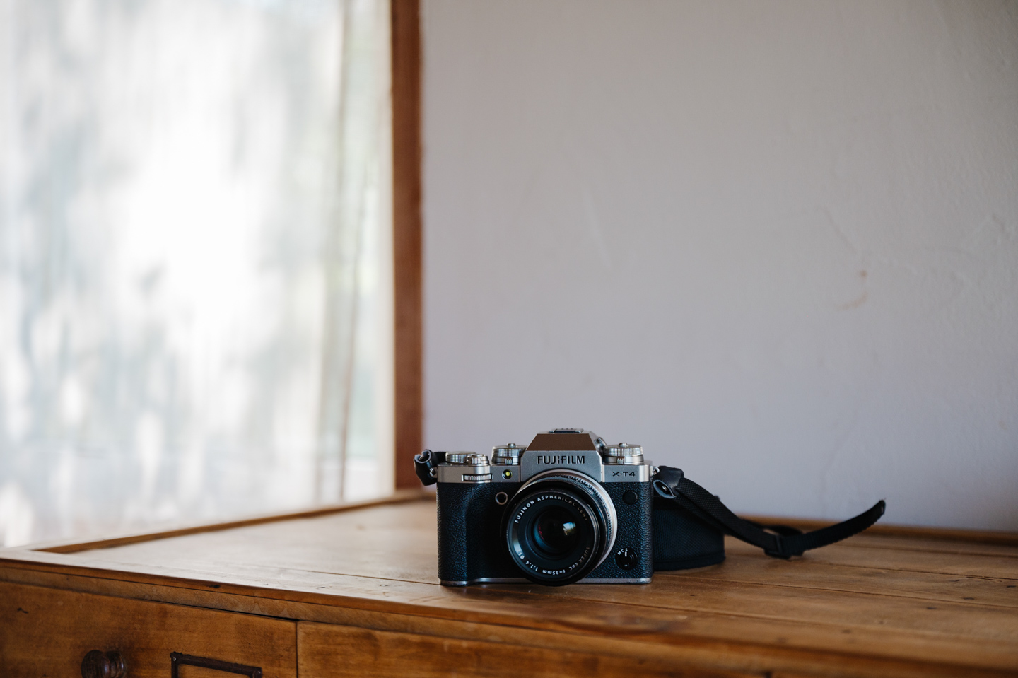 旅や日常を優しく華やかに切り取る、富士フイルム XF35mmF1.4 Rを選ぶ