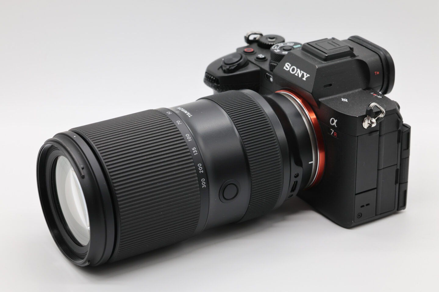 タムロン 50-300mm F/4.5-6.3 Di III VC VXDレビュー｜軽量