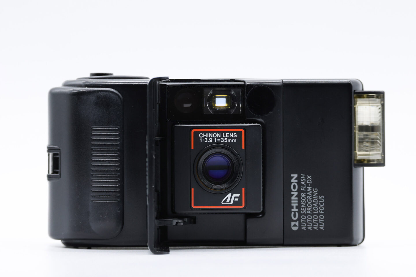 フィルムカメラ】沈胴式レンズでシンプルなデザインが魅力「チノン