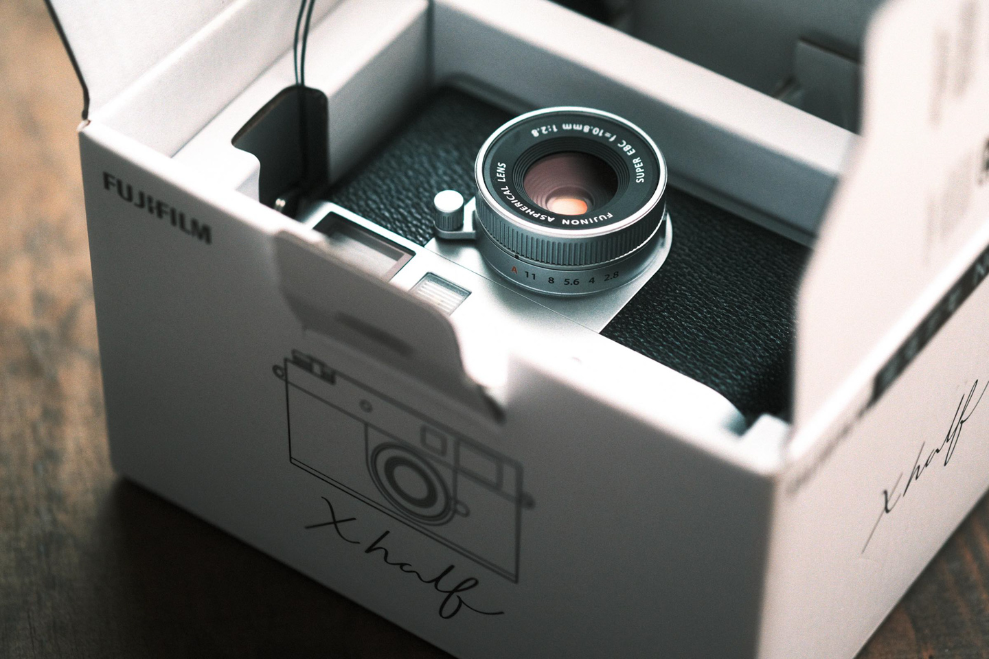 話題の富士フイルム X halfを徹底考察｜サイズは半分、画質は1/4、楽し