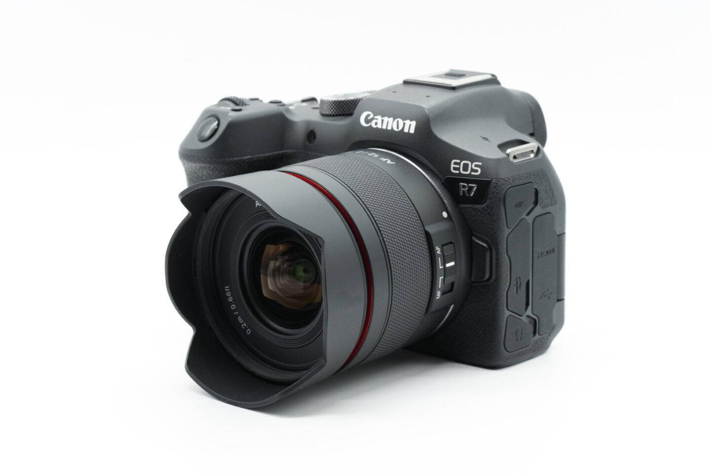 待望のRF-Sマウント超広角単焦点レンズ「サムヤン AF 12mm F2.0 RF-S