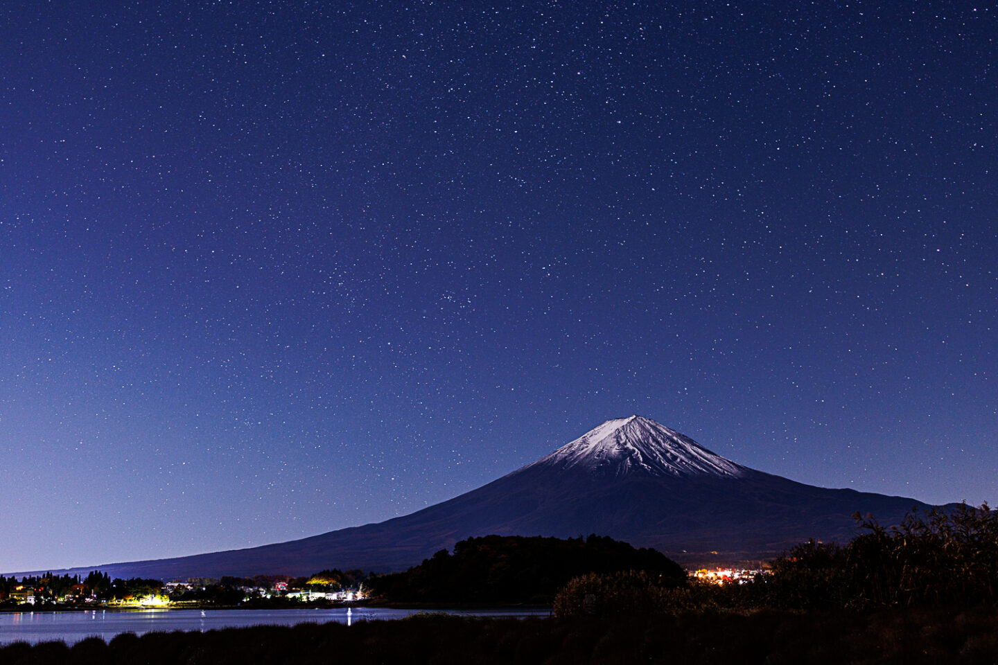 広大な景色も、足元の小さな自然も。キヤノン「RF35mm F1.8 MACRO IS
