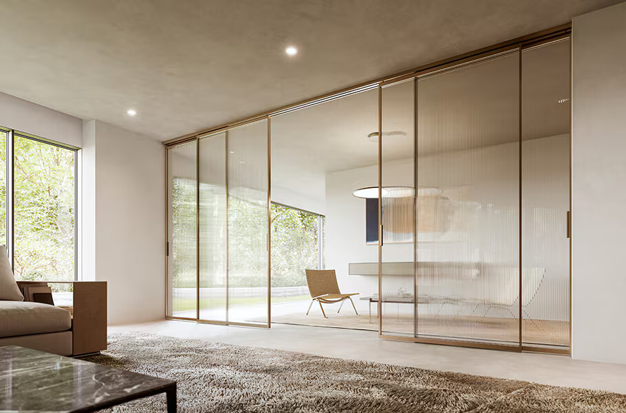 上質なデザインのガラスパーティション「Quadro Slim クアドロスリム