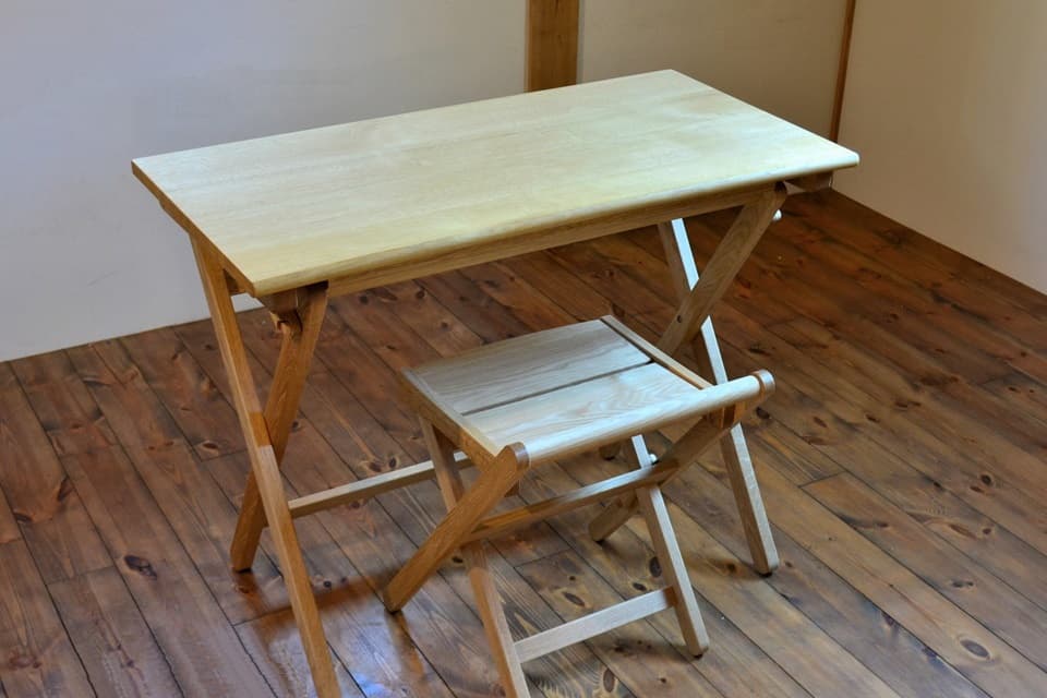 折りたたみデスク｜シンプルで美しい国産材使用の天然木製。工具不要で