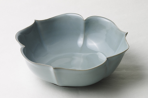 川瀬忍 - 青磁輪花鉢 | しぶや黒田陶苑