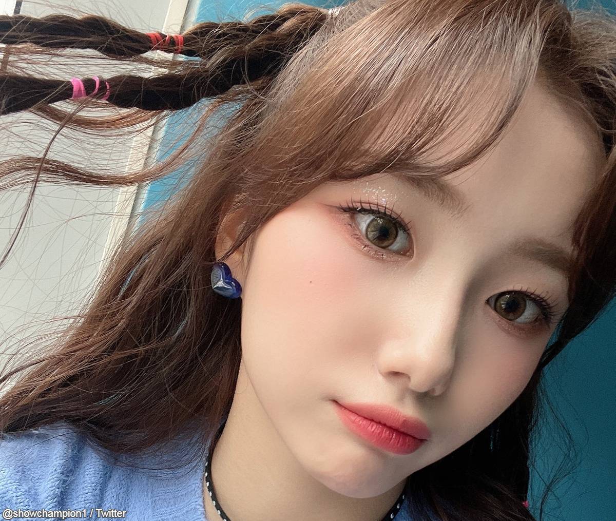 Kep1er ヨンウン、撮影中に思わず涙！ メンバーからのサプライズに