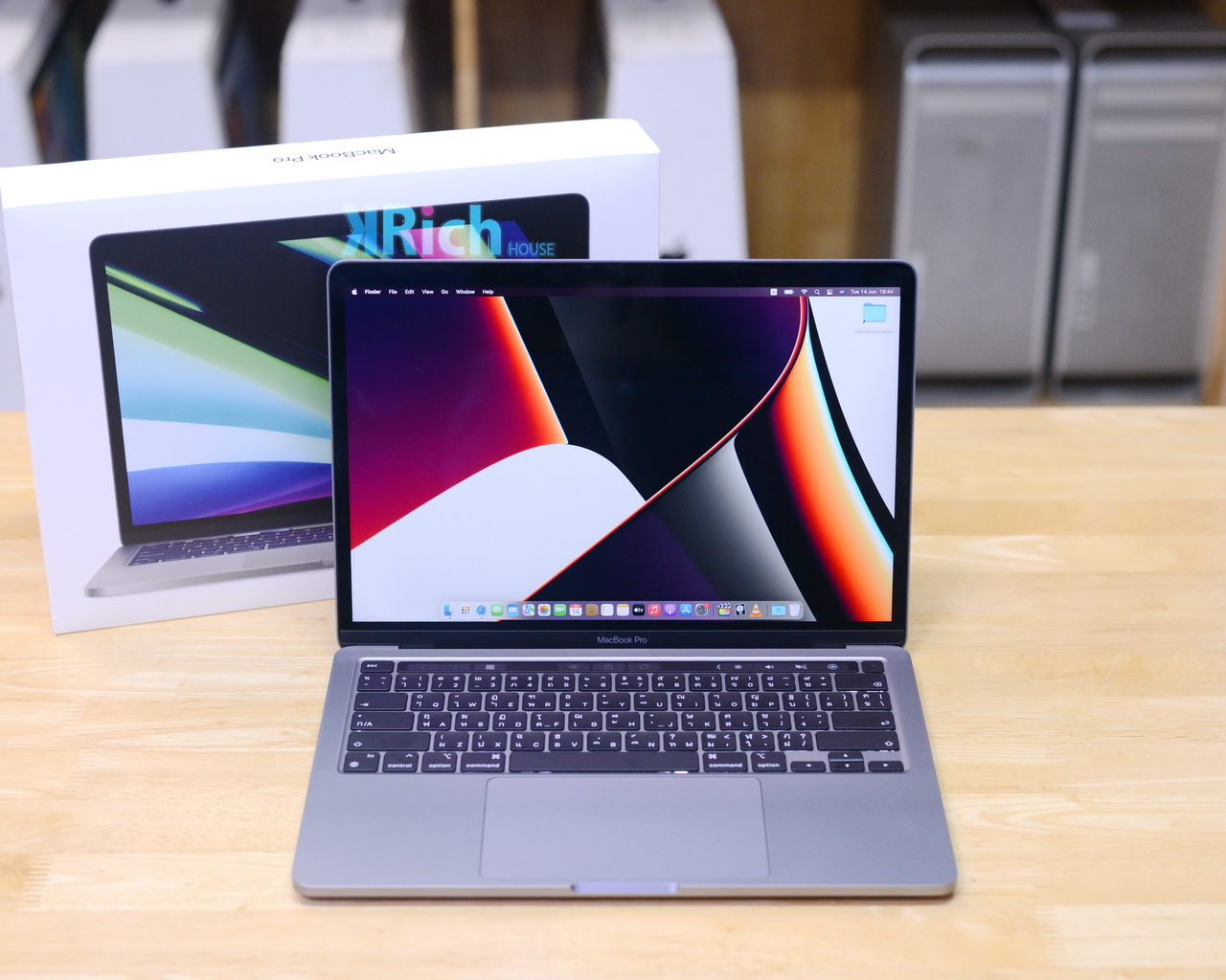 MacBook Pro 13-inch 2020 ( Space Gray ) Apple M1 8-Core / RAM 8GB