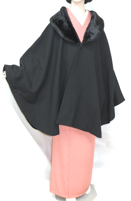 婦人和装ケープマントコート（ファー付き）黒ツイード生地 冬防寒 岩田