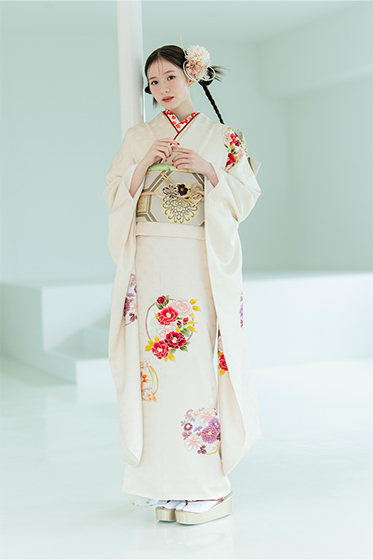 白の振袖｜成人式の振袖レンタルなら京都きもの友禅