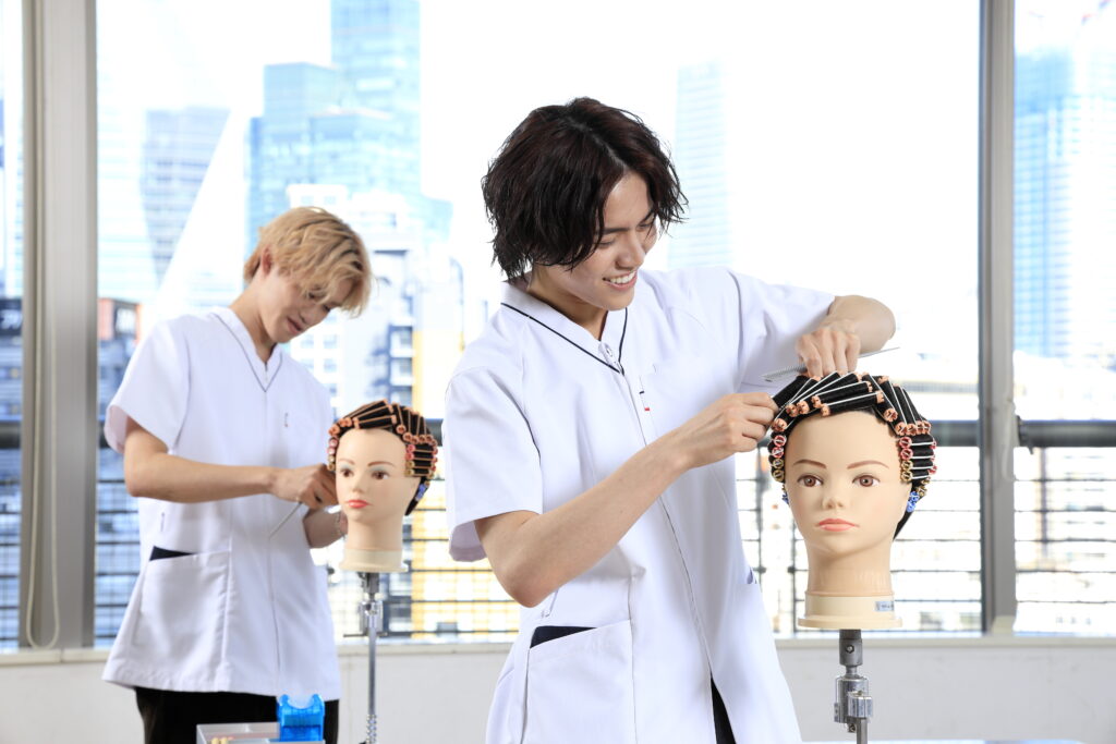 国家試験対策ハリウッド美容専門大学校