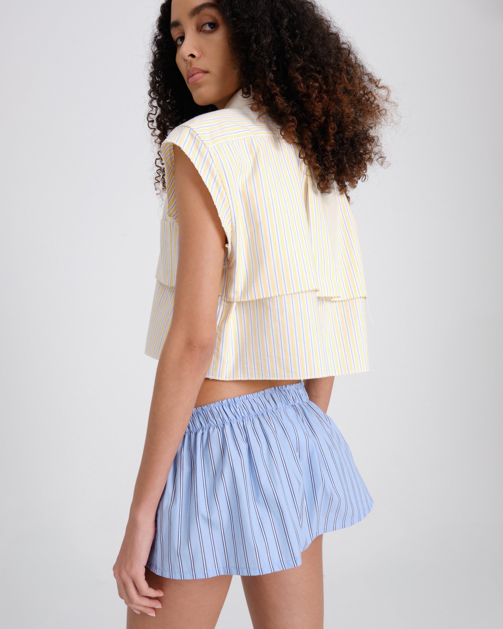 Sleeveless Layered Cropped Shirt in Yellow Oxford Stripe – HOMMEGIRLS