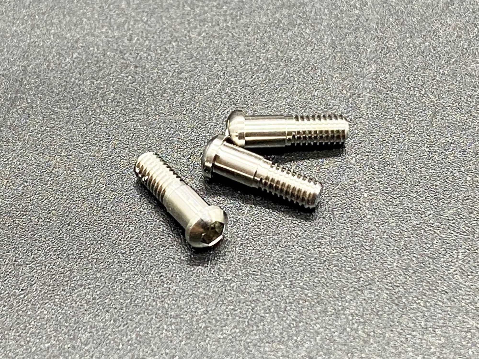 カケヅカデザインワークス】チタン64スクリュー M2.6×8mm 3本セット