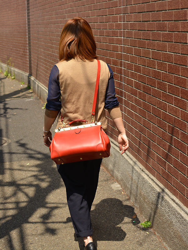 旅先でのサブバッグとして使える2wayミニボストンバッグ / 革鞄のHERZ