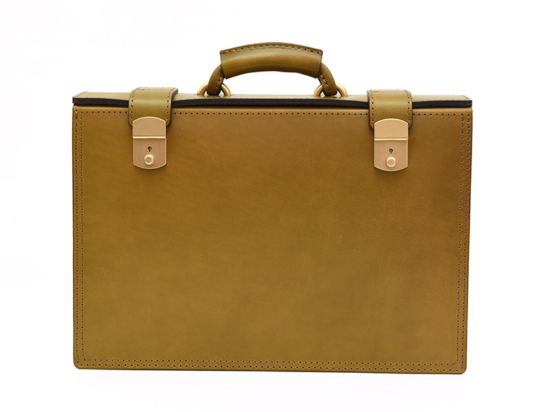 ビジネスにおすすめのパイロットケース・2way / 革鞄のHERZ(ヘルツ