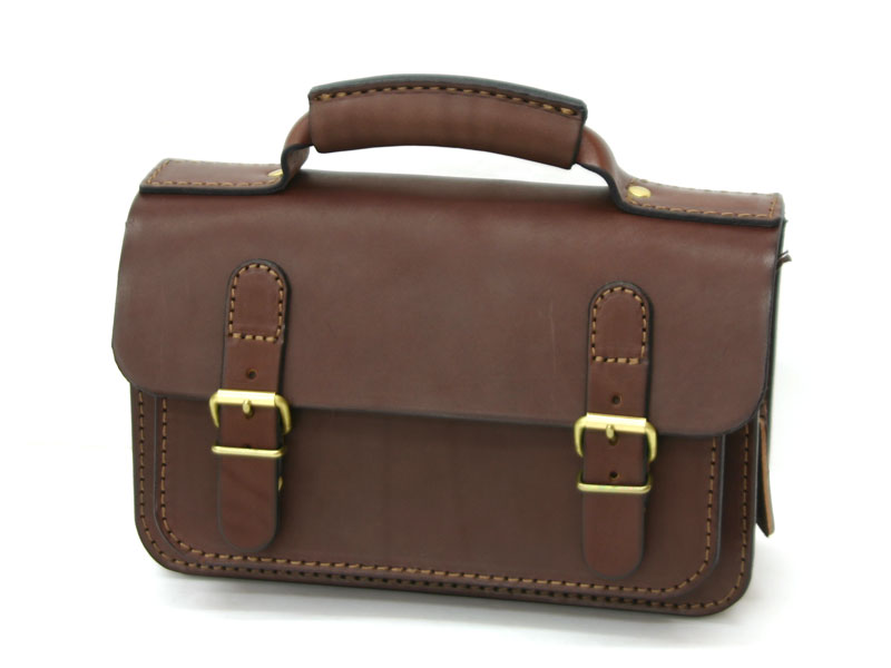 メンズレディース問わずで使える本革の2wayミニバッグ / 革鞄のHERZ