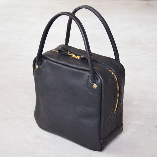 コロンとしたフォルムで両開きファスナーのキューブトート / 革鞄の