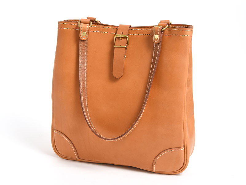 ワンタッチ開閉で使いやすい肩掛けレザートートバッグ / 革鞄のHERZ