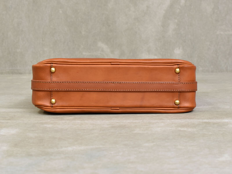 カジュアルにもおすすめの2wayビジネスバッグ / 革鞄のHERZ(ヘルツ