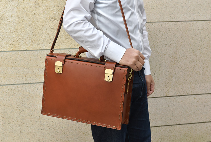 ビジネスにおすすめのパイロットケース・2way / 革鞄のHERZ(ヘルツ