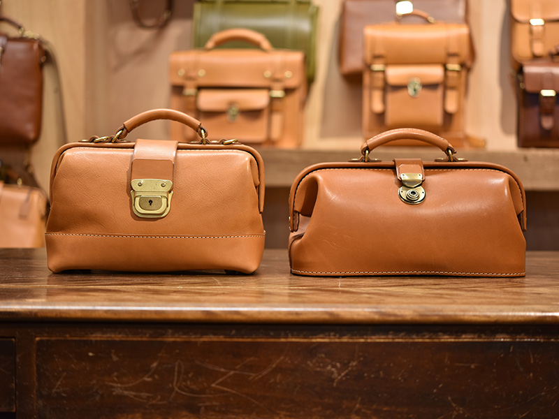 新作2way口枠ミニショルダーの作り手インタビュー｜革鞄・革小物のHERZ