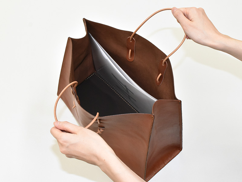新作！革紙袋の作り手インタビュー｜革鞄・革小物のHERZ公式通販