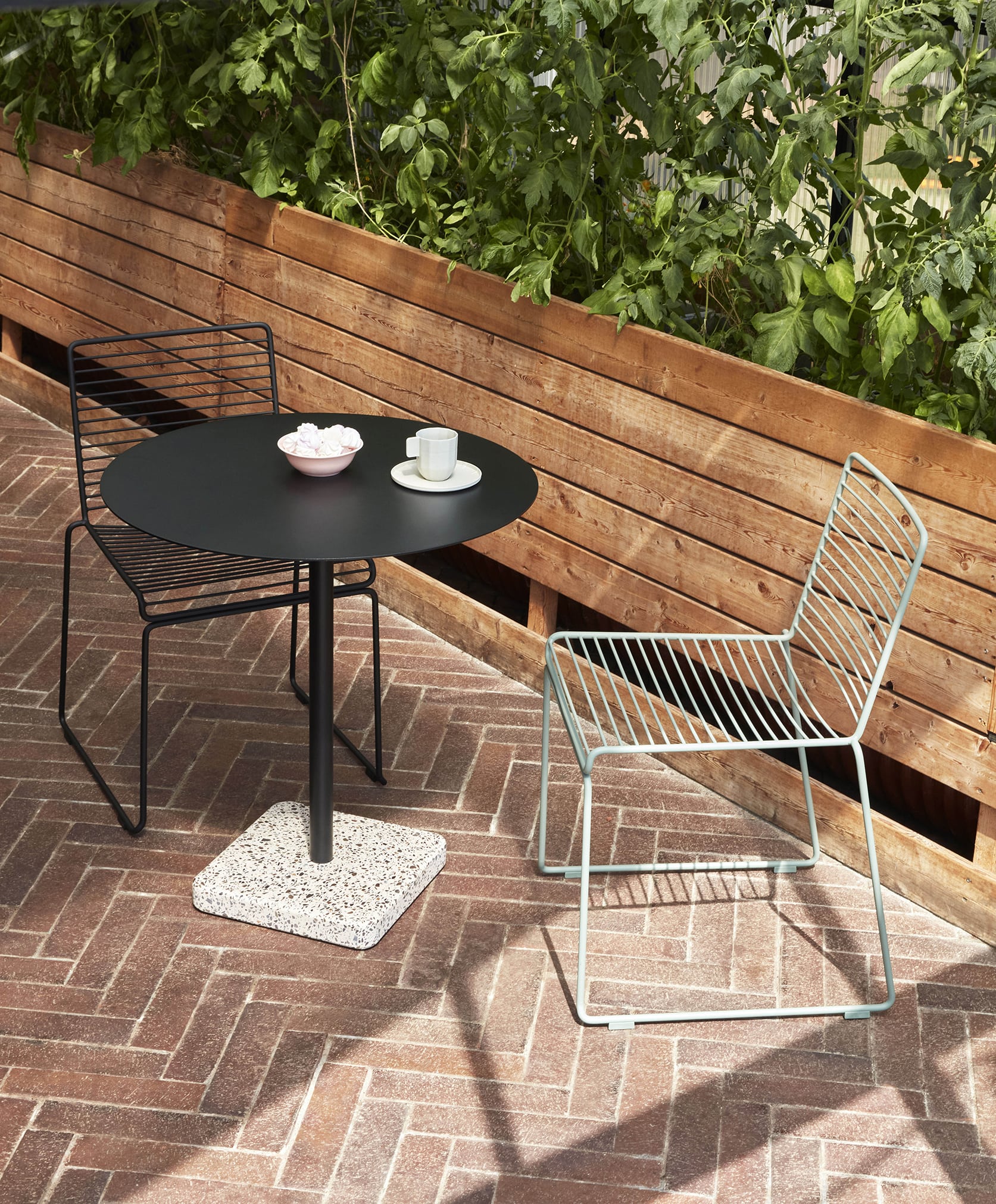 HEE DINING CHAIR - チェア | 【公式】HAYオンラインストア