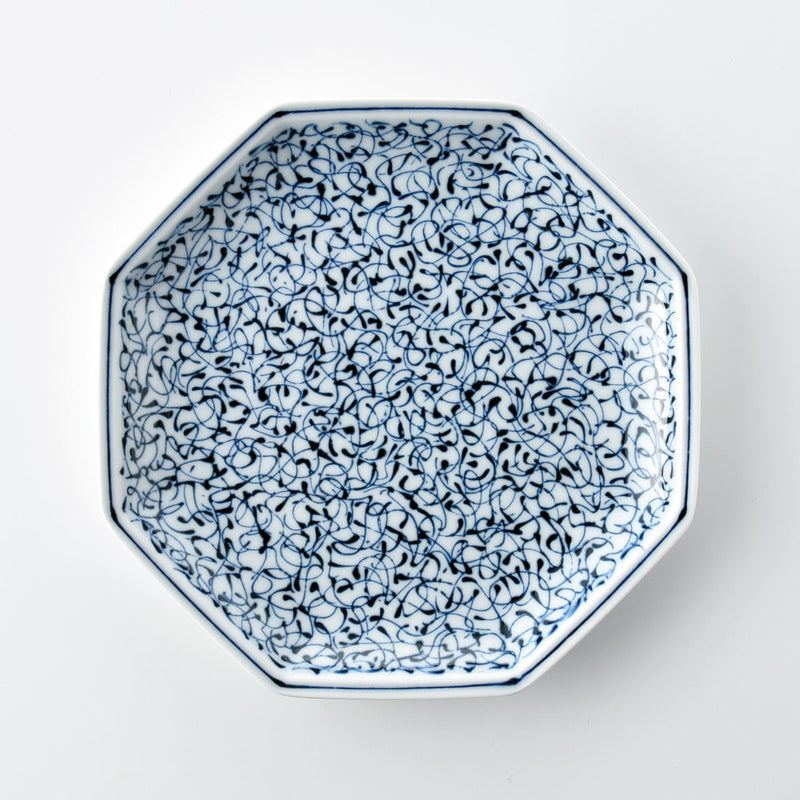染付地紋 八角盛皿 唐草 | 白山陶器直営オンラインストア