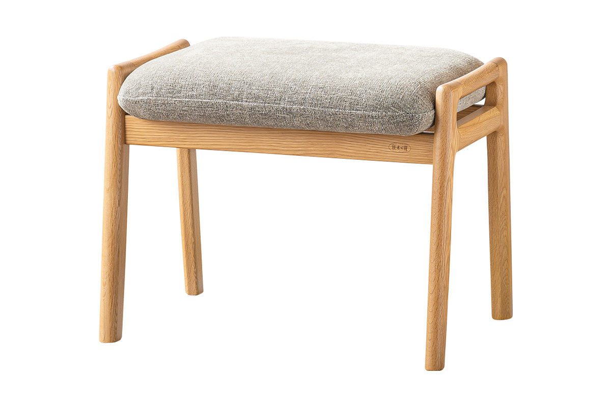 奥行きを抑えたスリムなスツール 8000｜スツール・ベンチ｜製品一覧
