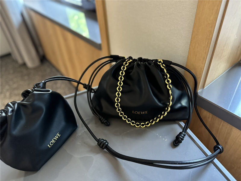 ロエベ 巾着 ショルダーバッグ loewe バッグ 大人 可愛い 斜 めがけ