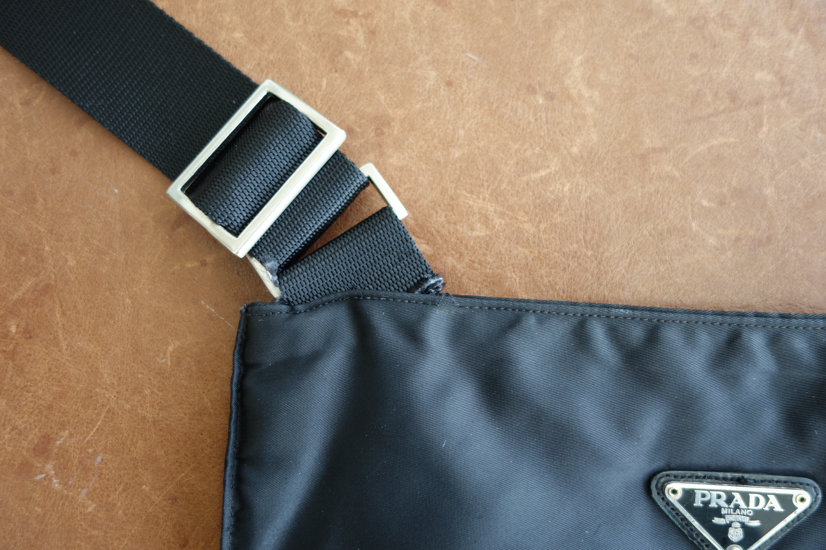 Hanakoya事例集 詳細：プラダナイロンサコッシュバッグの破れ