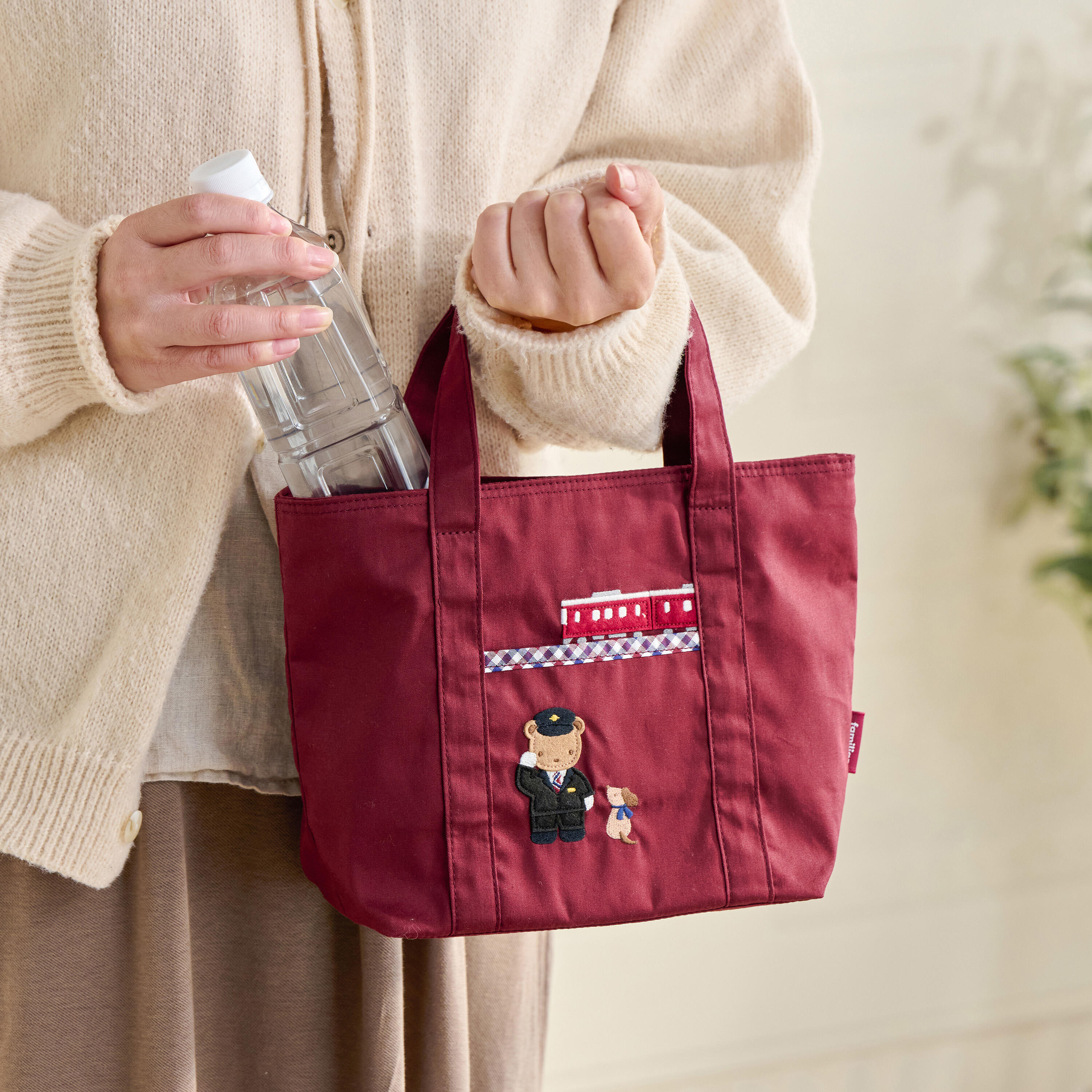 阪急電車×ファミリア】コラボレーショングッズを発売します！マルーン