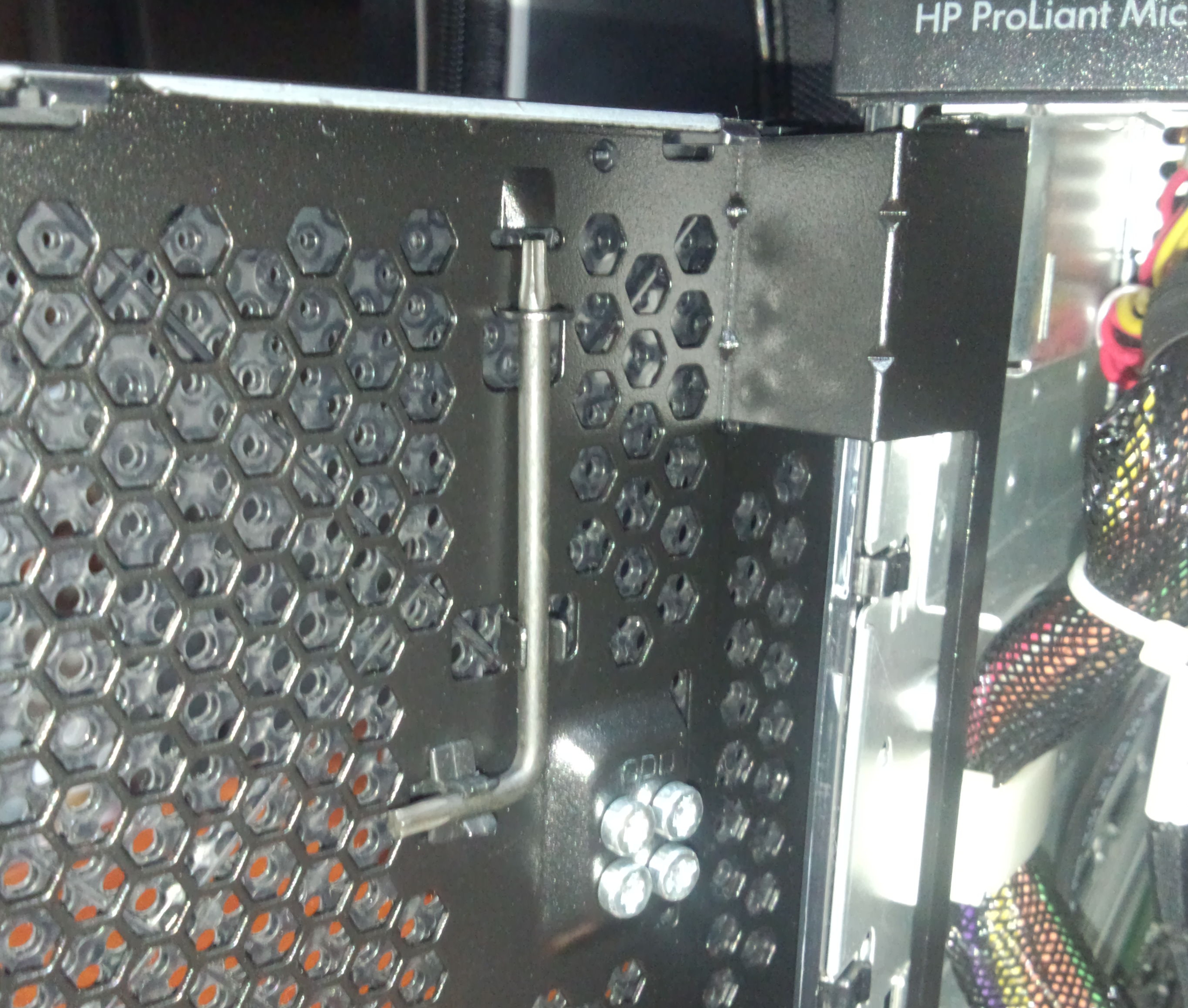 HP ProLiant MicroServer メモリを追加してみた - harumaki.net