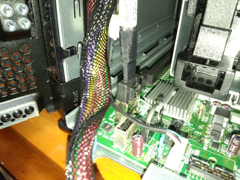 HP ProLiant MicroServer メモリを追加してみた - harumaki.net