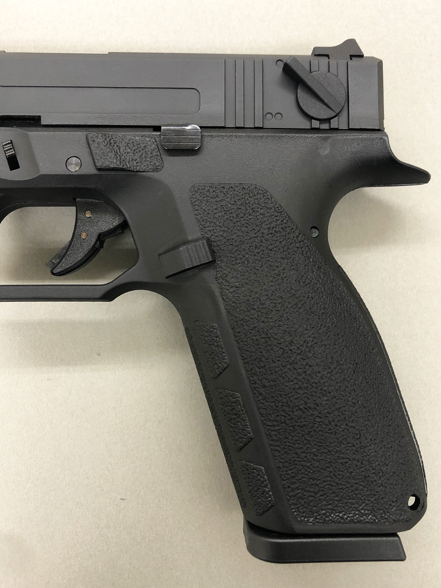 CARBON8（カーボネイト） ストライカー9S co2ブローバック レビュー