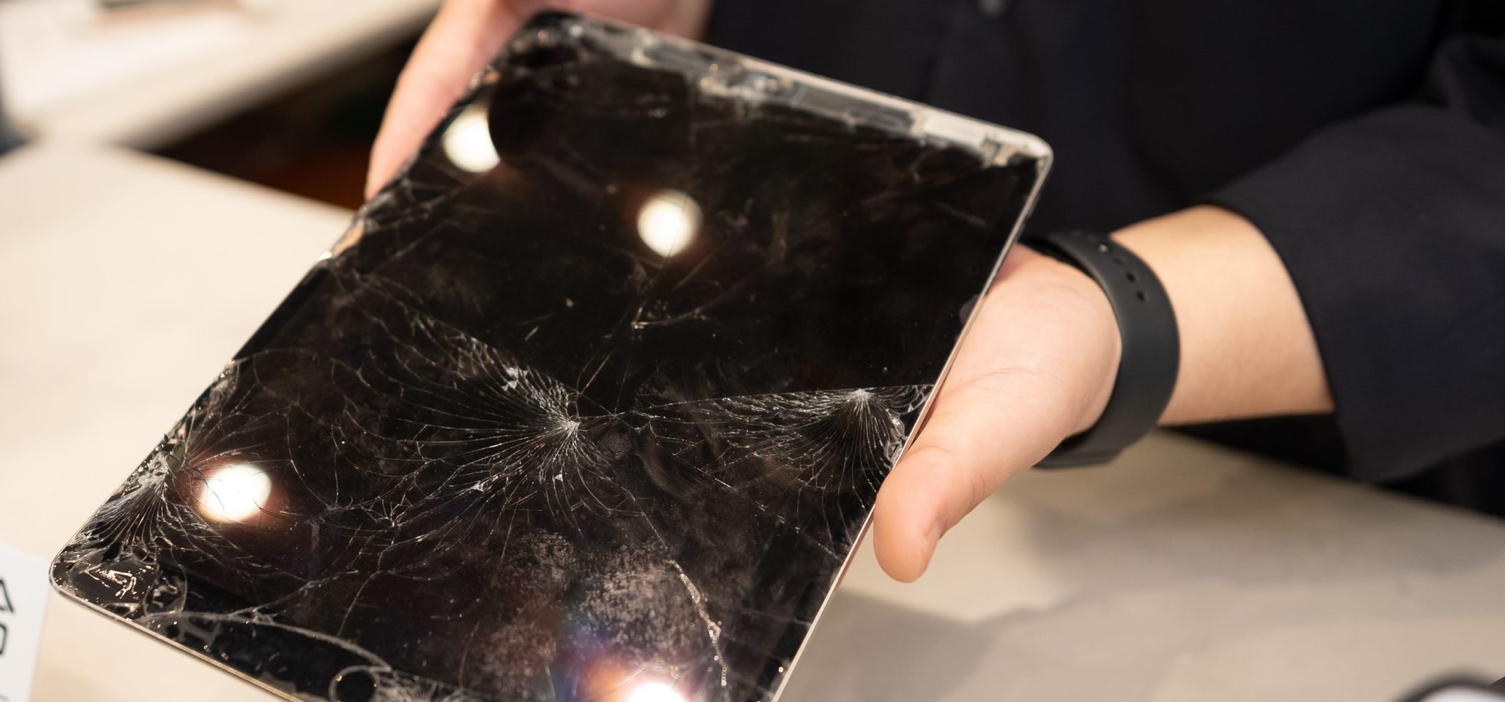 iPad修理｜仙台で画面割れ・ドックコネクタ・ボタン修理はアイラボ／ i