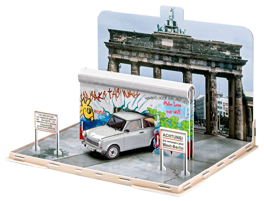 カーモデル トラバント 601S ベルリンの壁崩壊30周年記念 Revell (レベル)