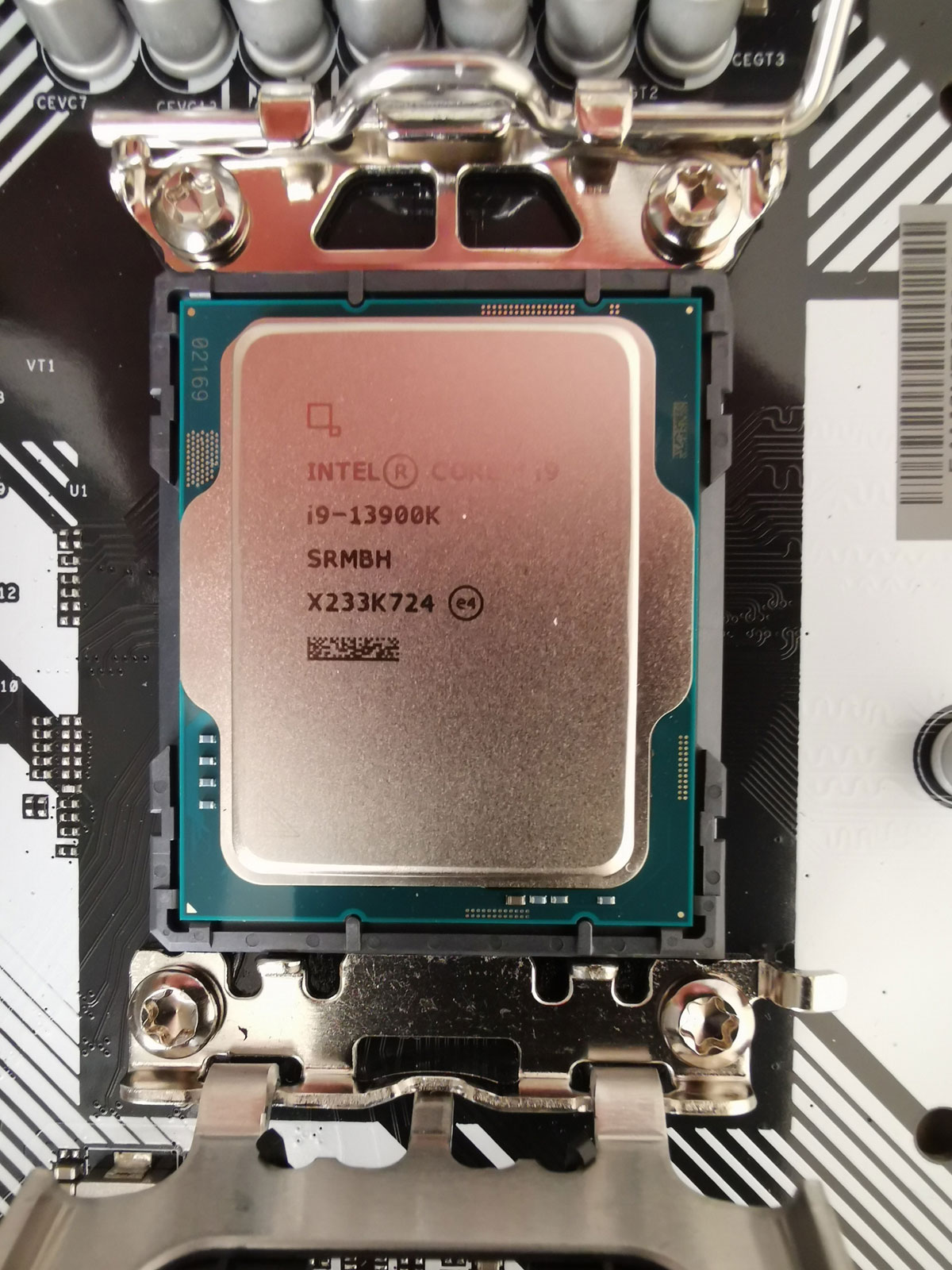 ASROCK Z790 Pro RS Review - Impulse Gamer