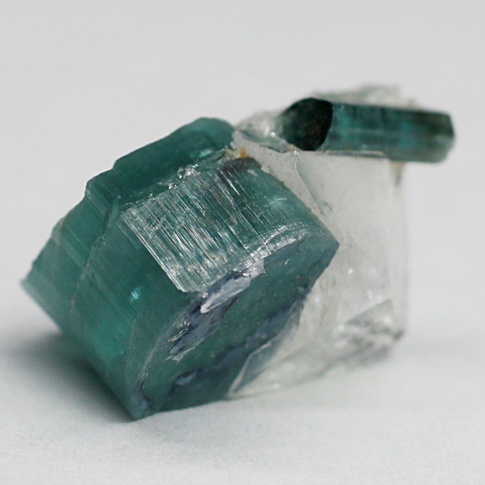 希少]インディゴブルートルマリン結晶原石/水晶共生（インディゴライト