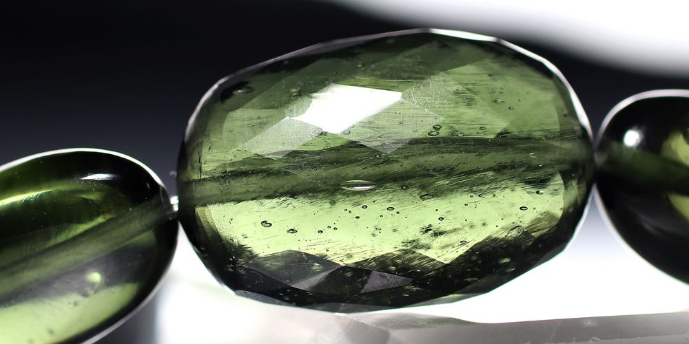 高品質]天然モルダバイトブレスレット/大粒カット＆オーバルビーズ（約