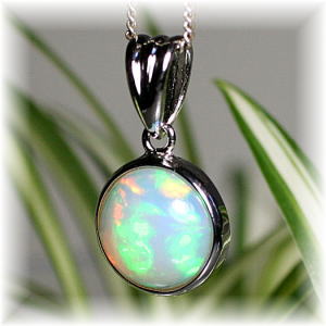 エチオピアオパールペンダントトップ（シルバー925） - 埼玉県吉川市の