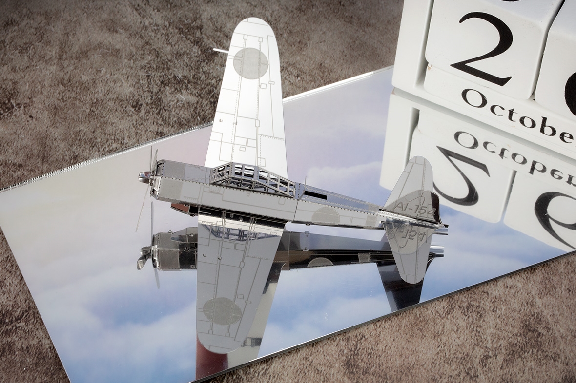 Mitsubishi Zero Fighter Metal Earth - Innovatoys