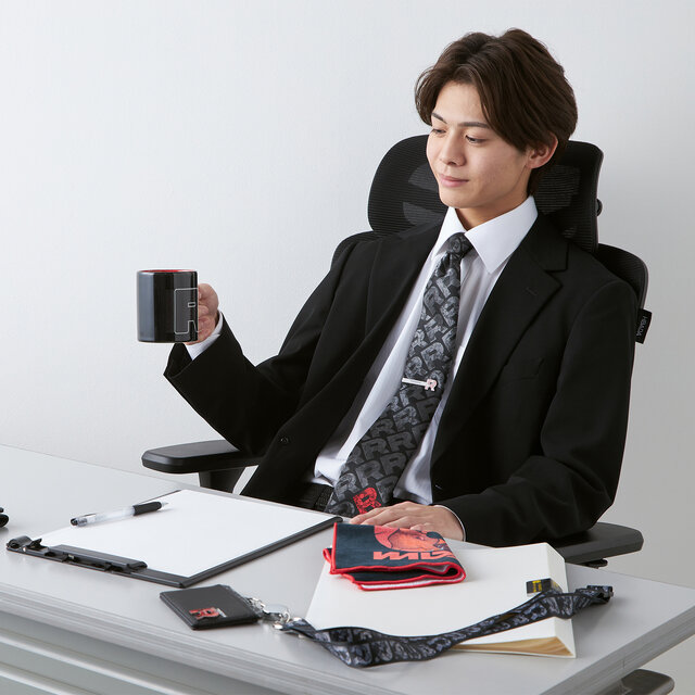 ポケモン』これで気分はロケット団！Rロゴをデザインしたパーカー