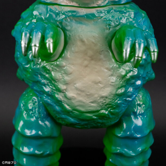 昭和の魂が宿るコレクション！「ウルトラQ」より「カネゴン」「ペギラ