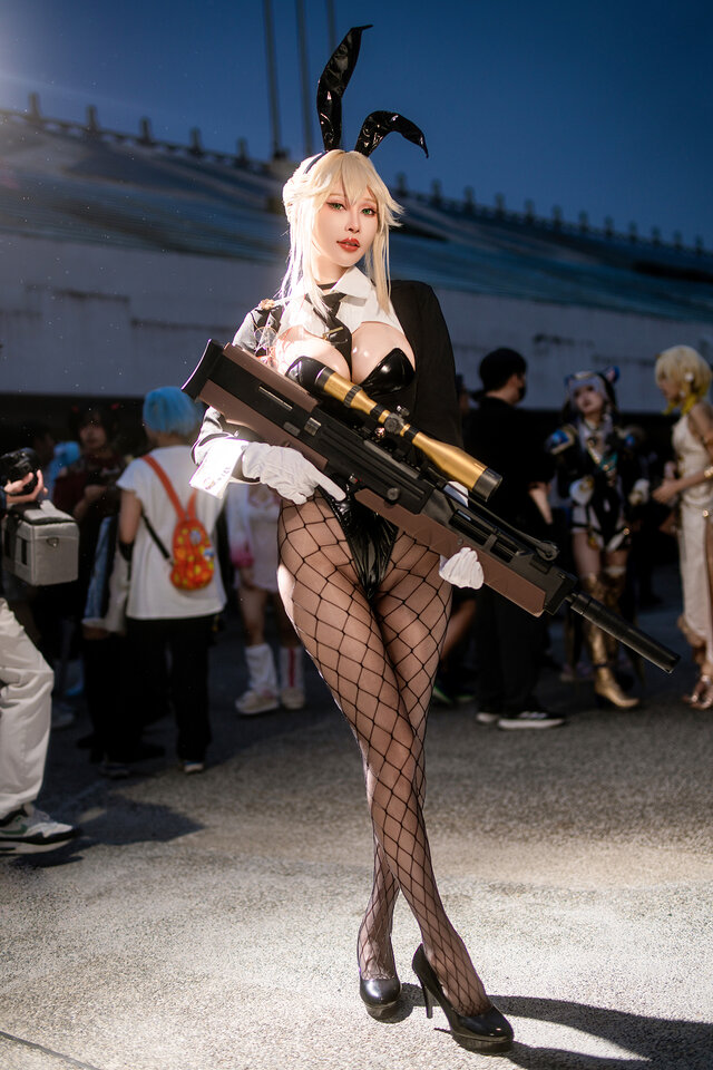 コスプレ】抜群のスタイルで魅せる『NIKKE』バニーガールがかっこいい