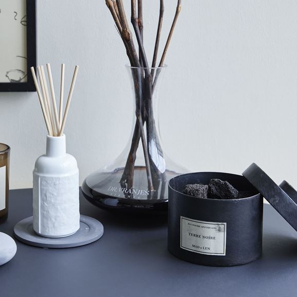MAD et LEN POT LAVA ROCK TERRE NOIRE｜ディフューザー｜IDEE SHOP Online