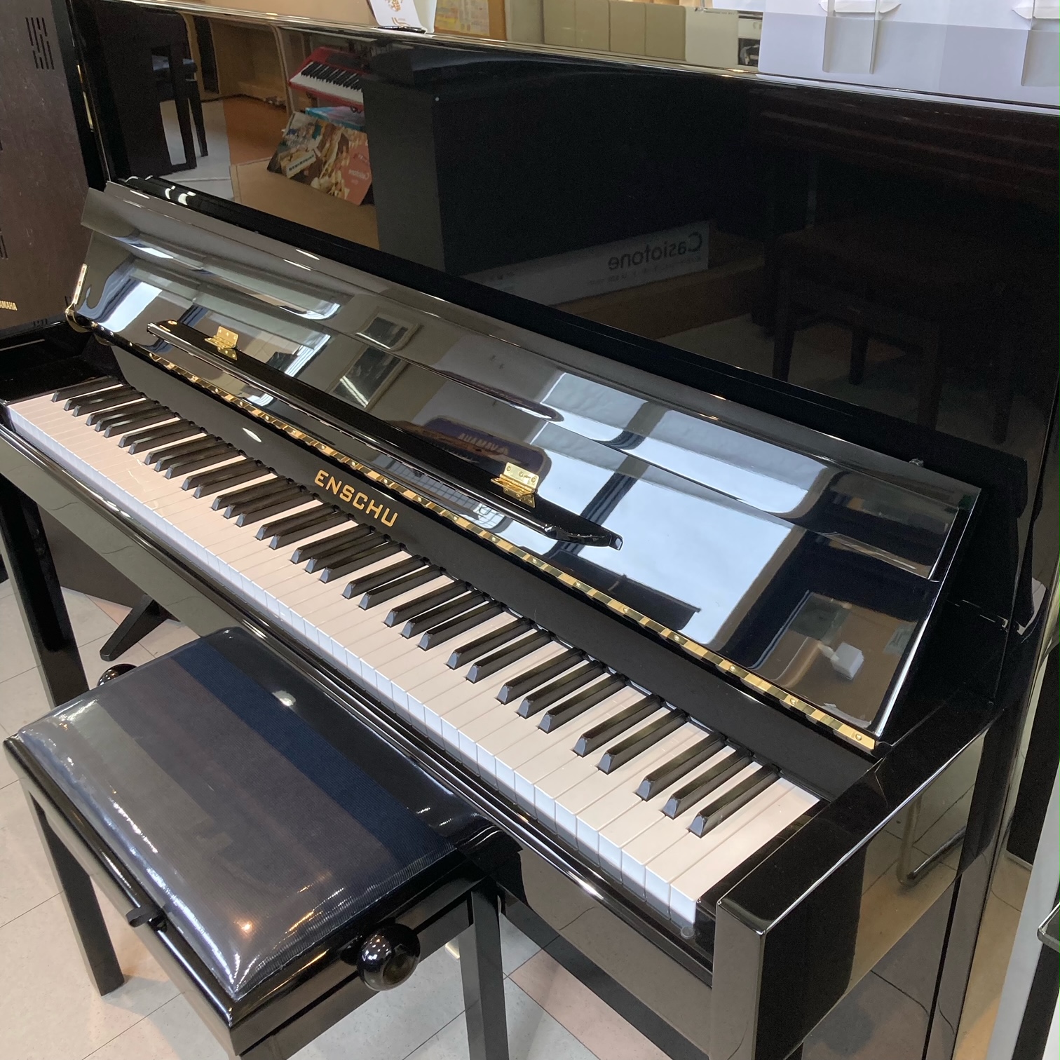 ENSCHU アップライトピアノ E121 (新品) | 長浜のヤマハ音楽・英語教室