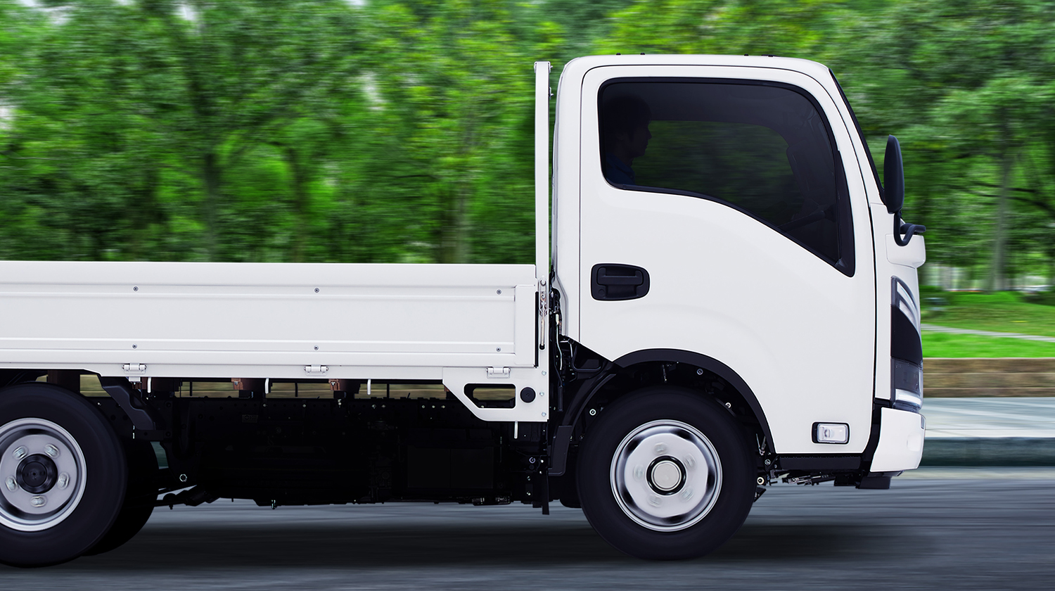 ISUZU：エルフ（小型トラック）