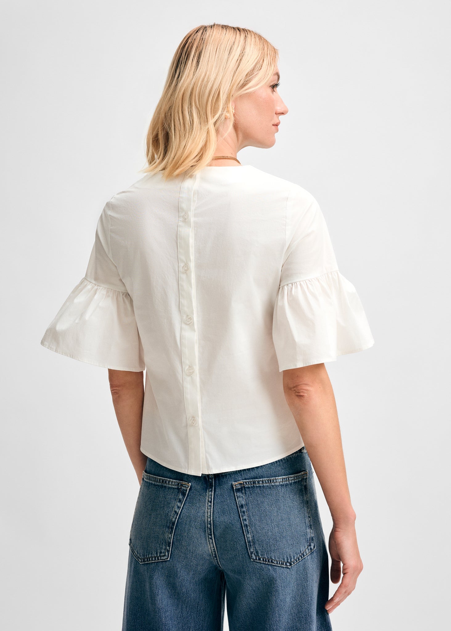 Button Back Fluted Short Sleeve Poplin Blouse | Isaac Mizrahi