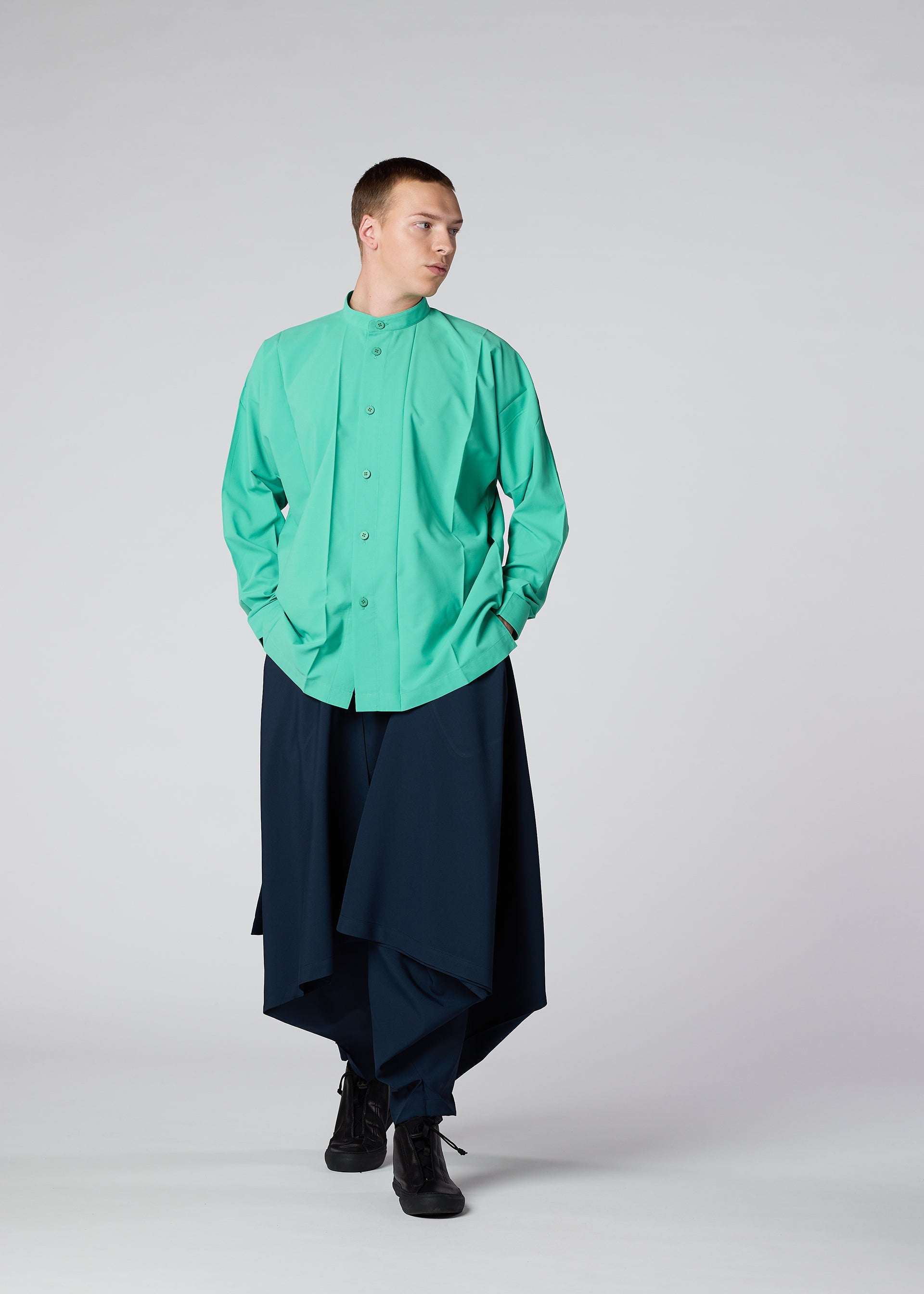 BIG PLEATS SHIRT – isseymiyake.com